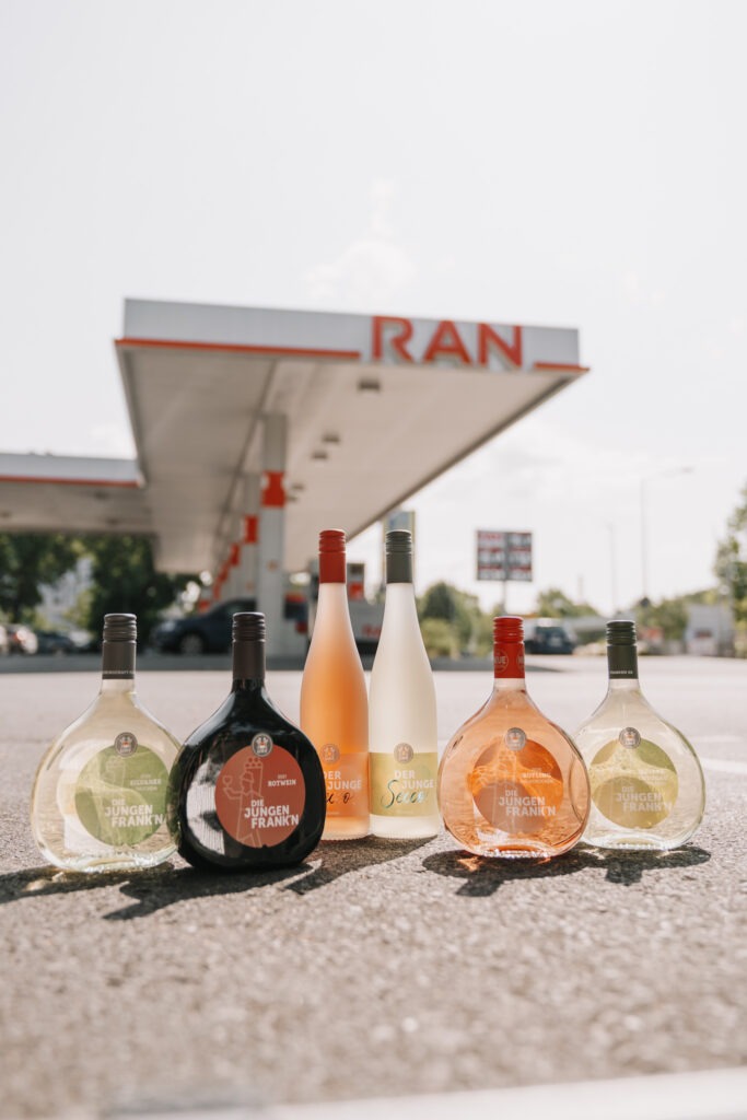 Foto xtrakt media: Secco und Wein Auswahl vor der RAN