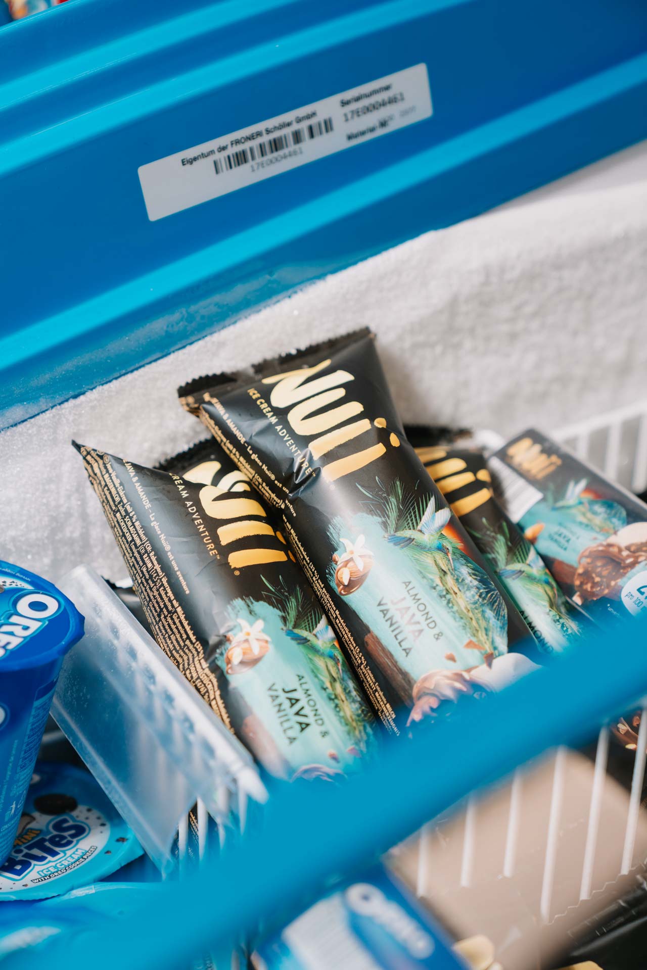 Eis aus der Tiefkühltruhe der RAN Tankstelle, aufgenommen von xtrakt media