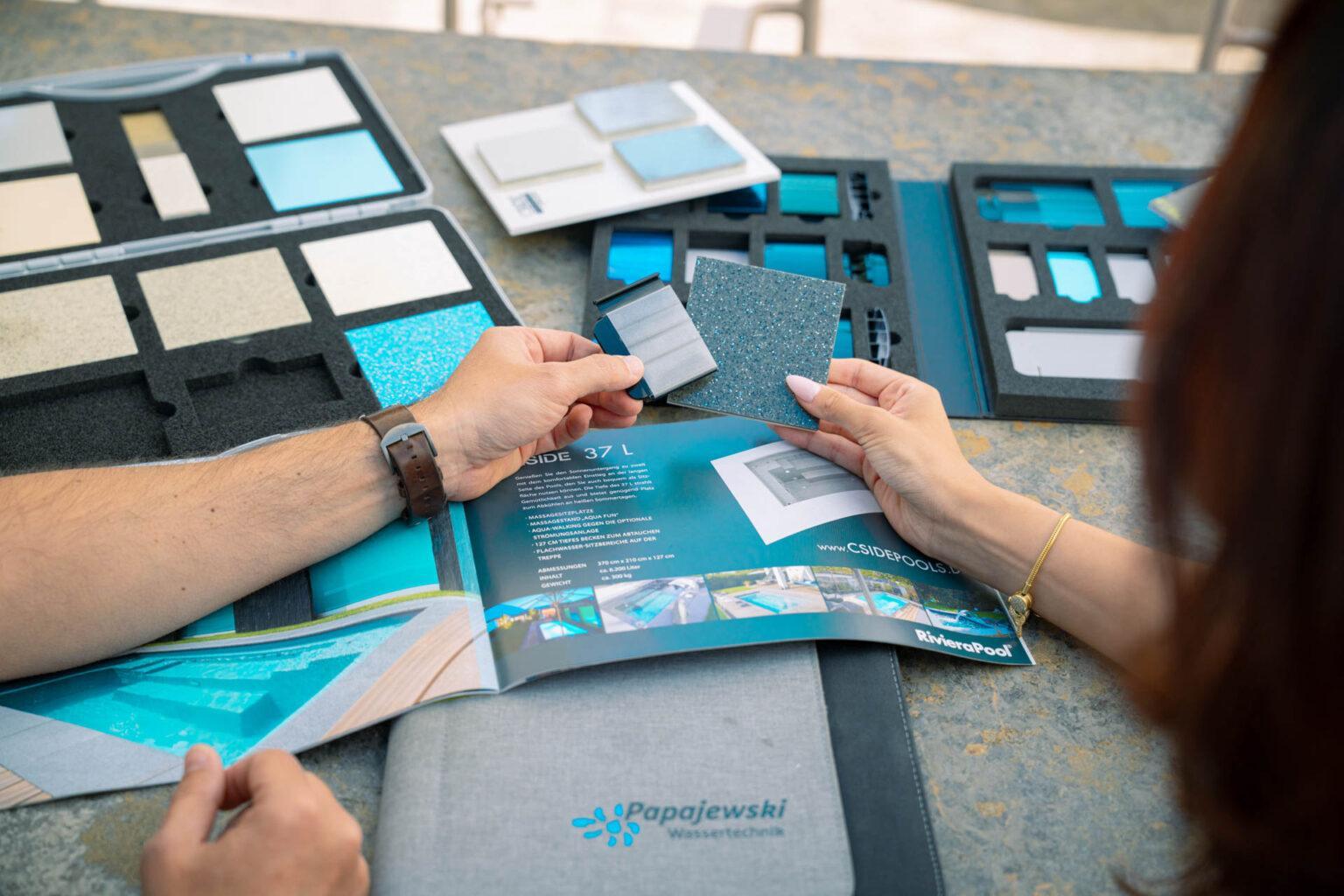 Eine breite Palette an möglichen Ausstattungsoptionen für den Pool wird vorgestellt – Papajewski